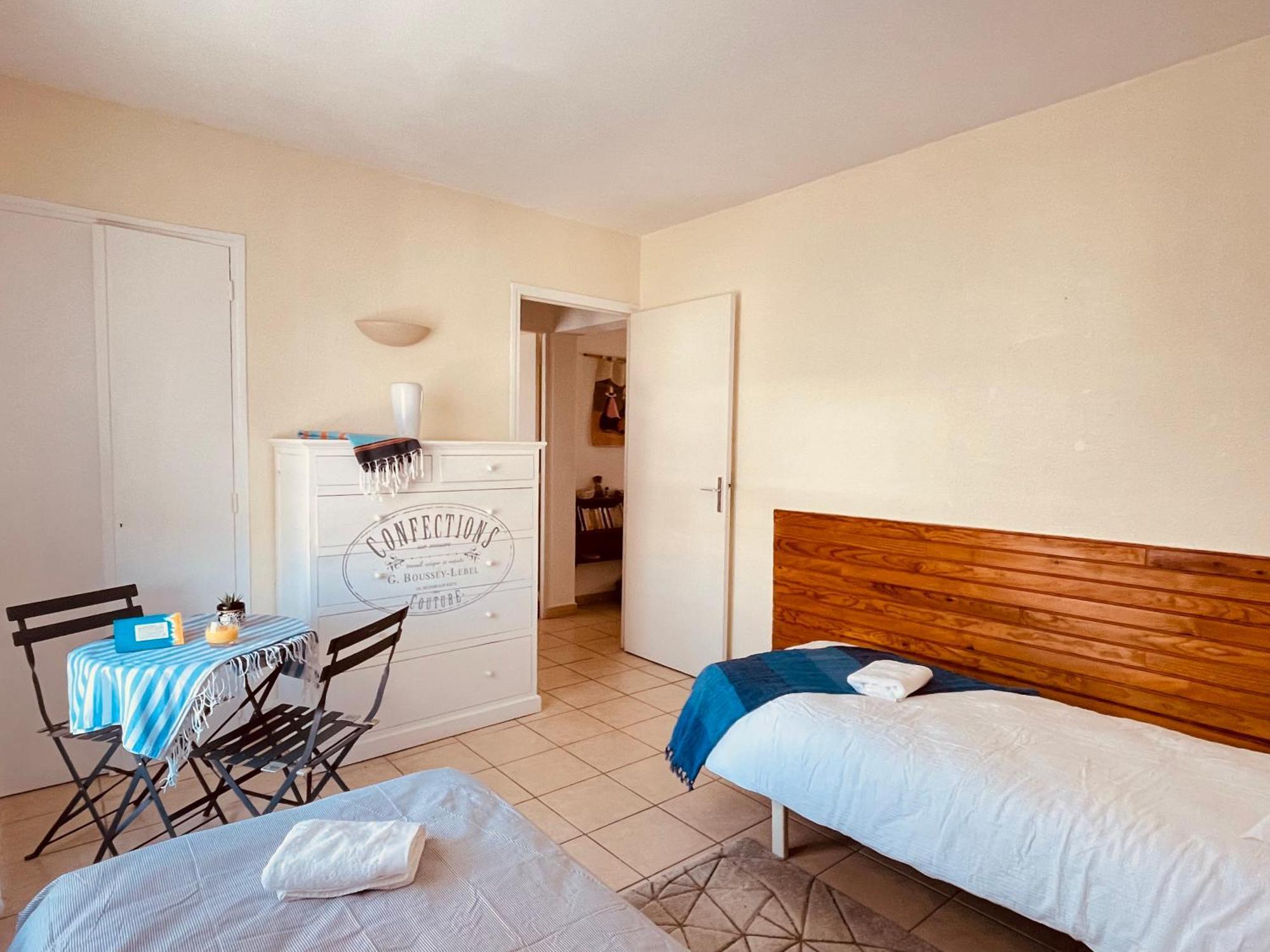 2 A 100 M De La Apartment Frejus