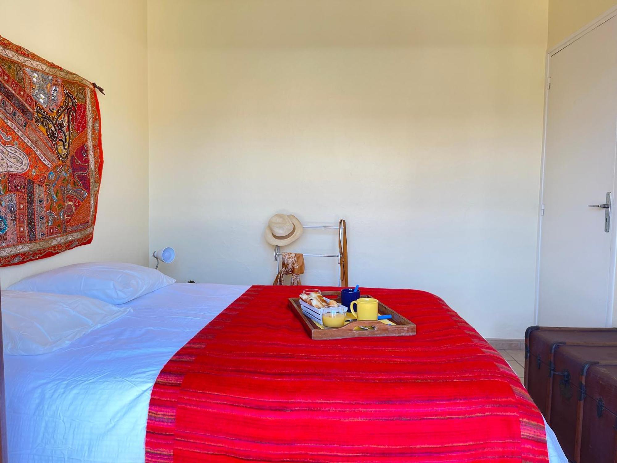 2 A 100 M De La Apartment