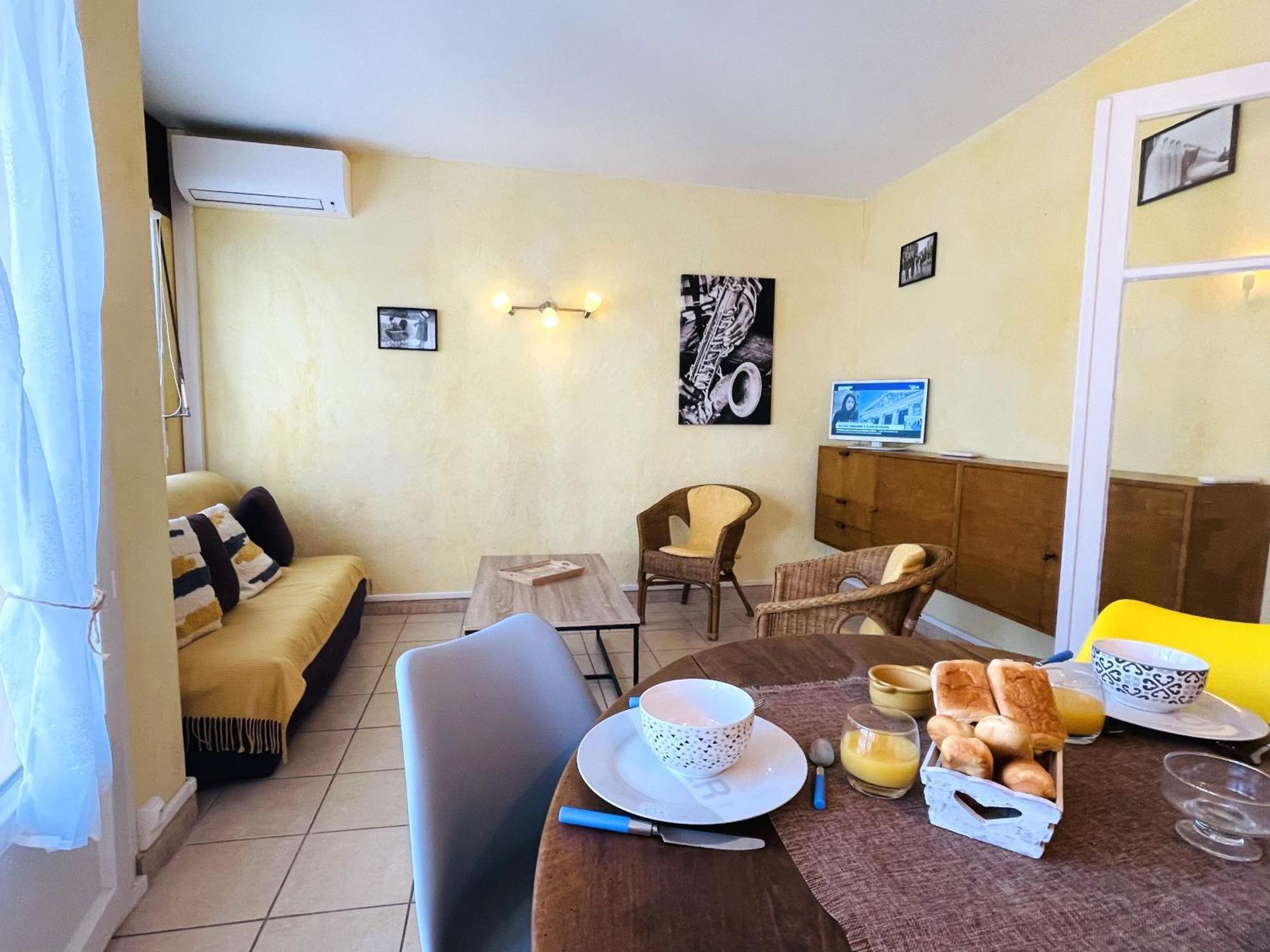 Apartment 2 A 100 M De La